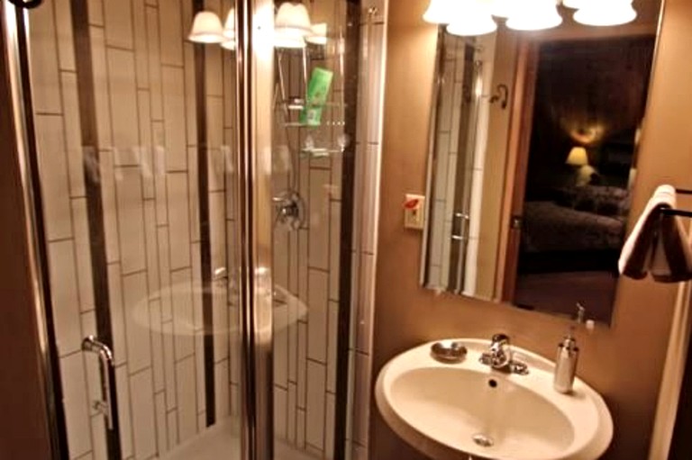 Cabins (Canada, Whistler, British Columbia)