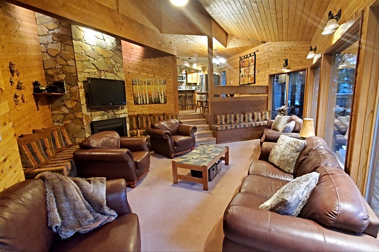 Cabins (Canada, Whistler, British Columbia)