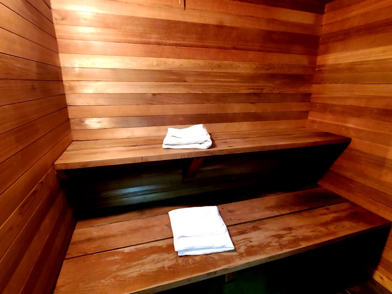 Beautiful Spacious Cabin by Green Lake for an Amazing Family Getway in Whistler, British Columbia