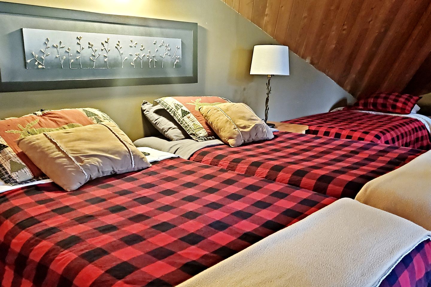 Beautiful Spacious Cabin by Green Lake for an Amazing Family Getway in Whistler, British Columbia