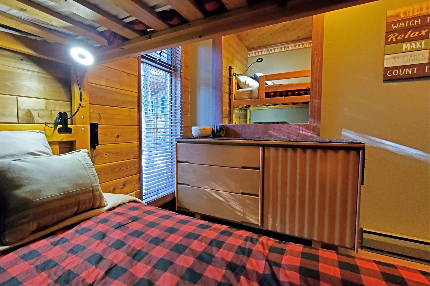 Beautiful Spacious Cabin by Green Lake for an Amazing Family Getway in Whistler, British Columbia