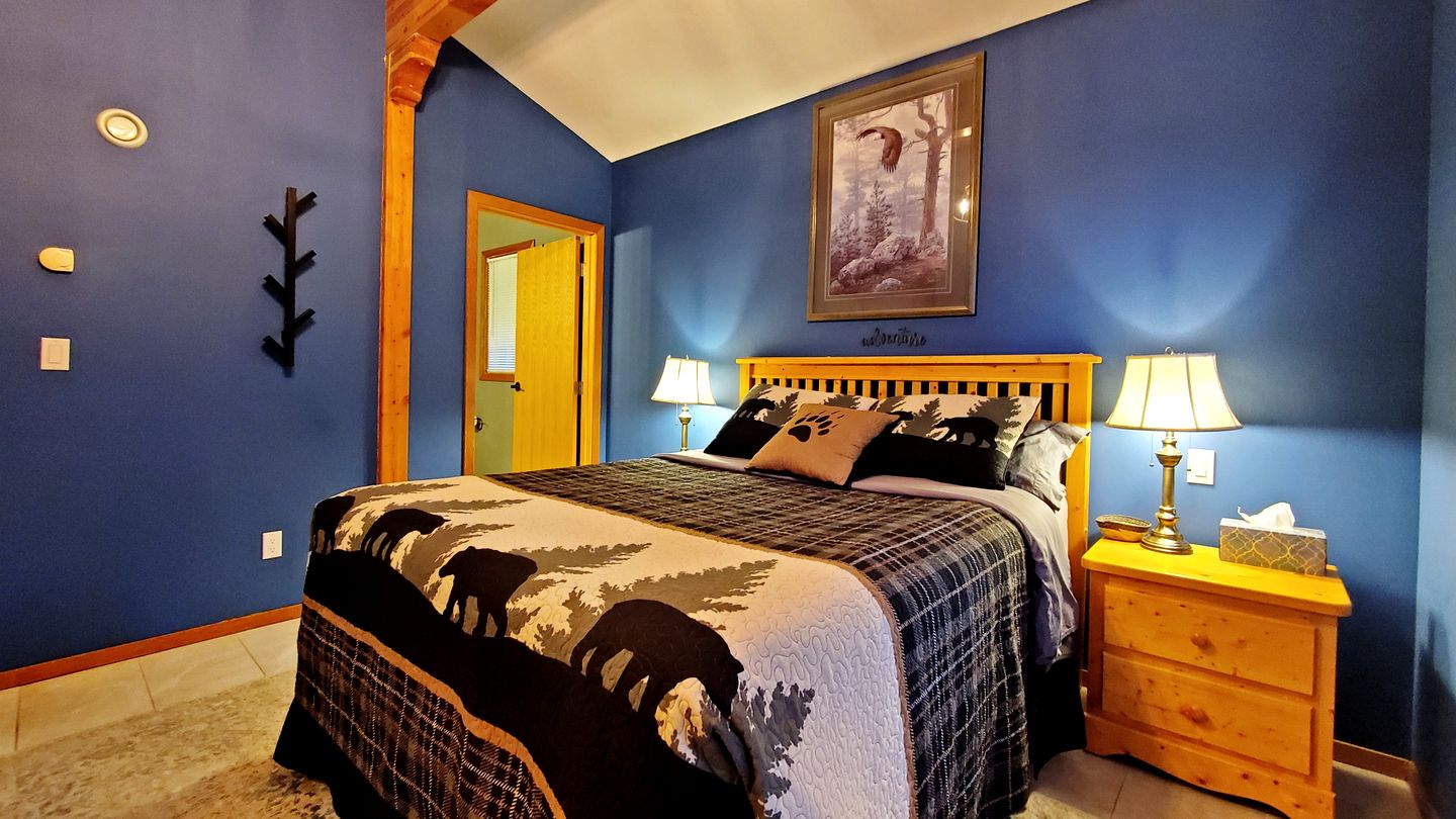 Gorgeous Chalet with Incredible Views for an Unforgettable Family Escape in Sun Peaks, British Columbia
