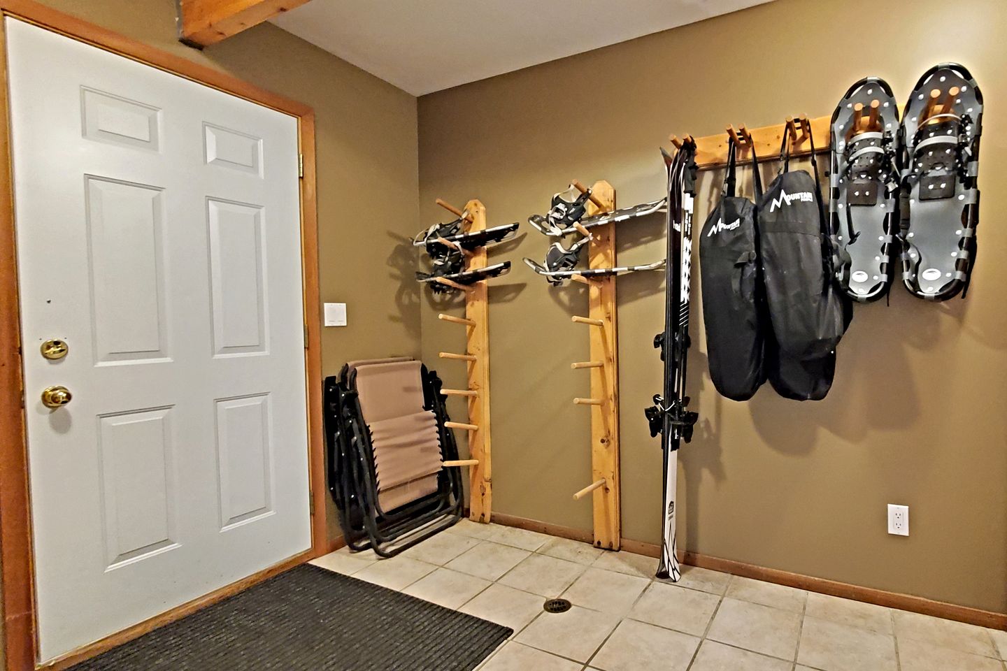 Gorgeous Chalet with Incredible Views for an Unforgettable Family Escape in Sun Peaks, British Columbia