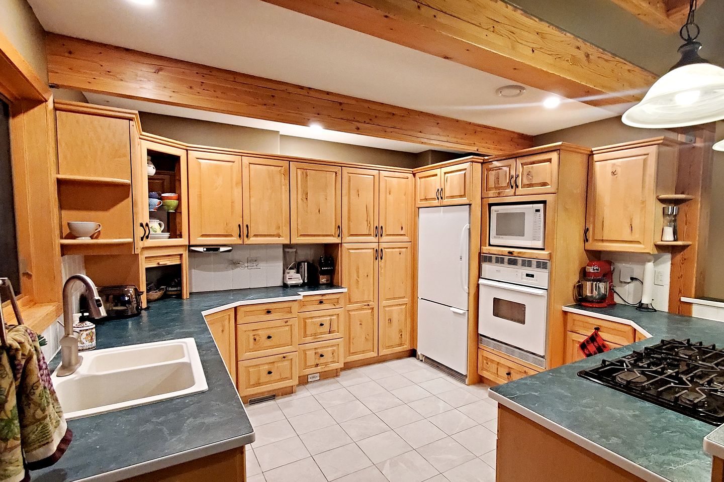 Gorgeous Chalet with Incredible Views for an Unforgettable Family Escape in Sun Peaks, British Columbia