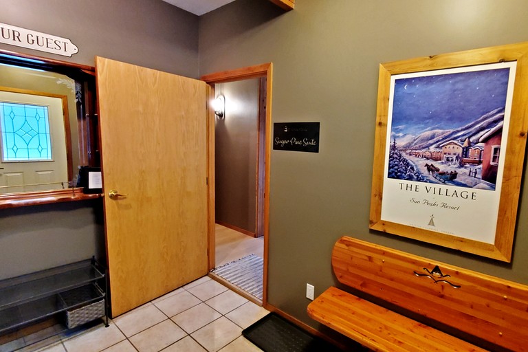 Cabins (Canada, Sun Peaks, British Columbia)