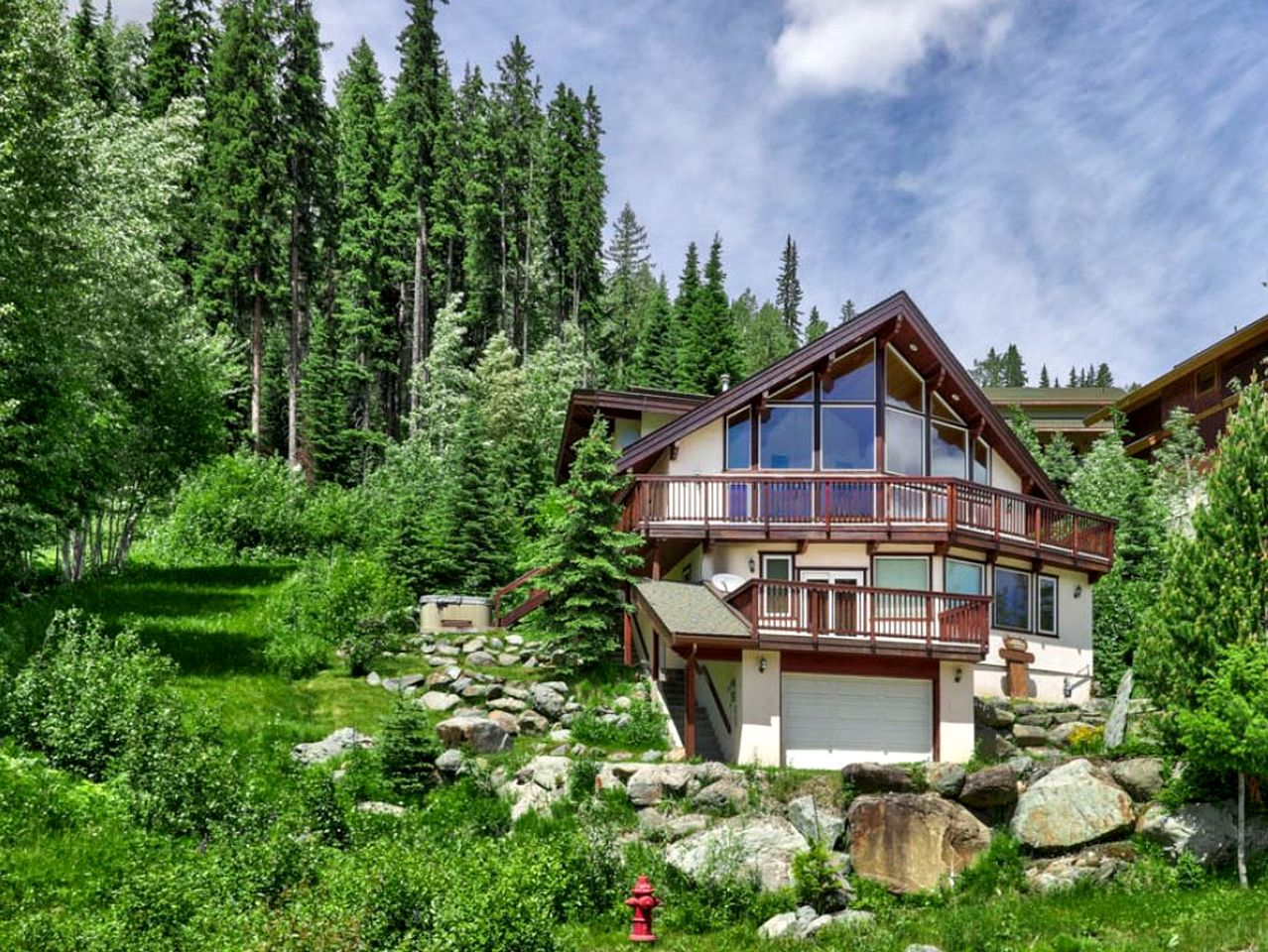 Cozy Chalet Suite near Tod Mountain for a Peaceful Getaway in Nature in Sun Peaks, British Columbia