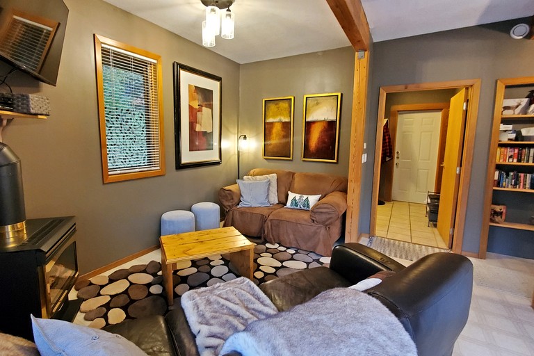 Cabins (Canada, Sun Peaks, British Columbia)