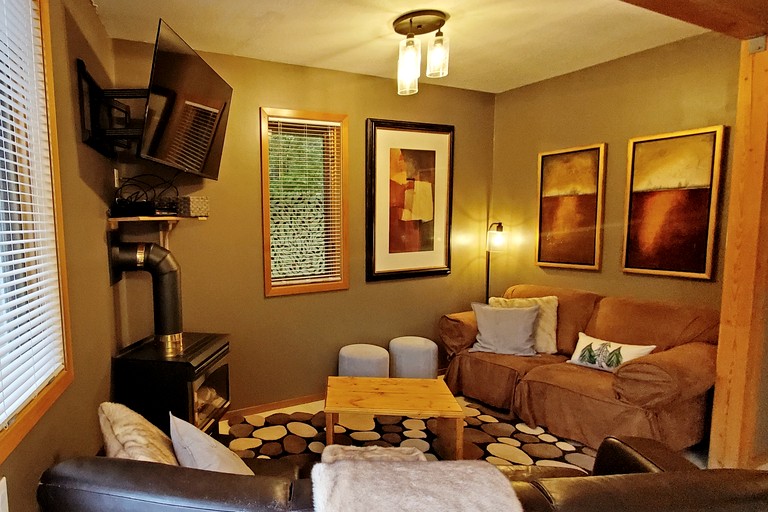 Cabins (Canada, Sun Peaks, British Columbia)