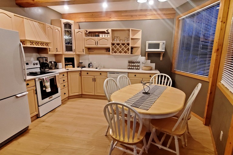 Vacation Rentals (Canada, Sun Peaks, British Columbia)