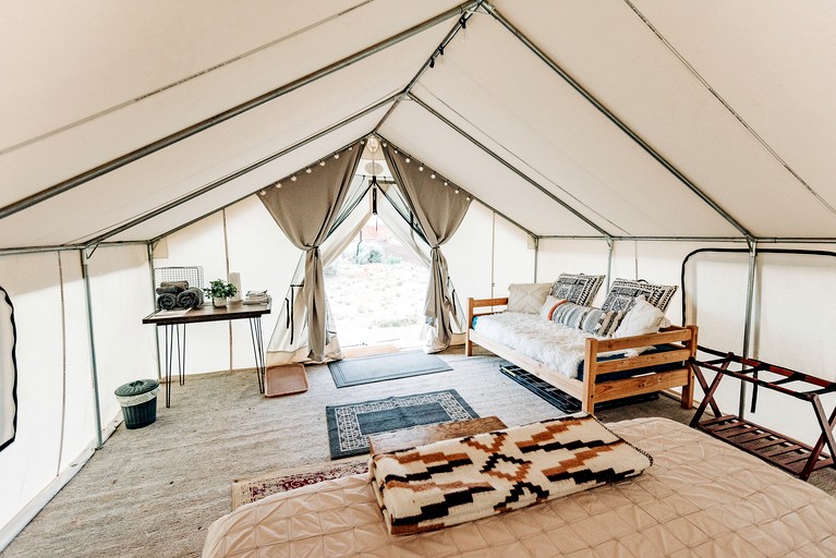 Caravans (United States of America, Cane Beds, Arizona)
