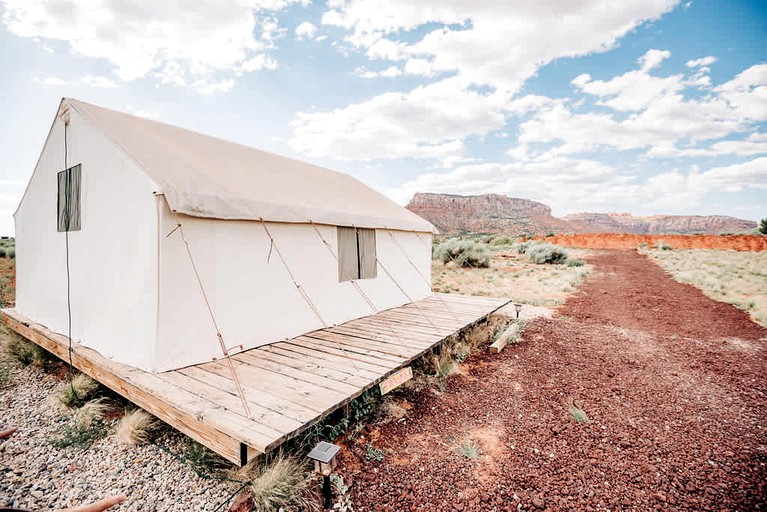 Caravans (United States of America, Cane Beds, Arizona)