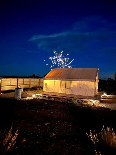 Caravans (United States of America, Cane Beds, Arizona)