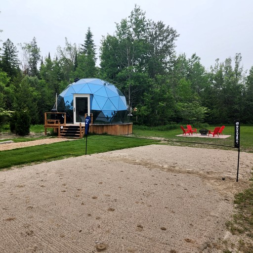 Domes (Canada, Zephyr, Ontario)