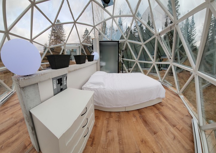 Domes (Canada, --, Ontario)