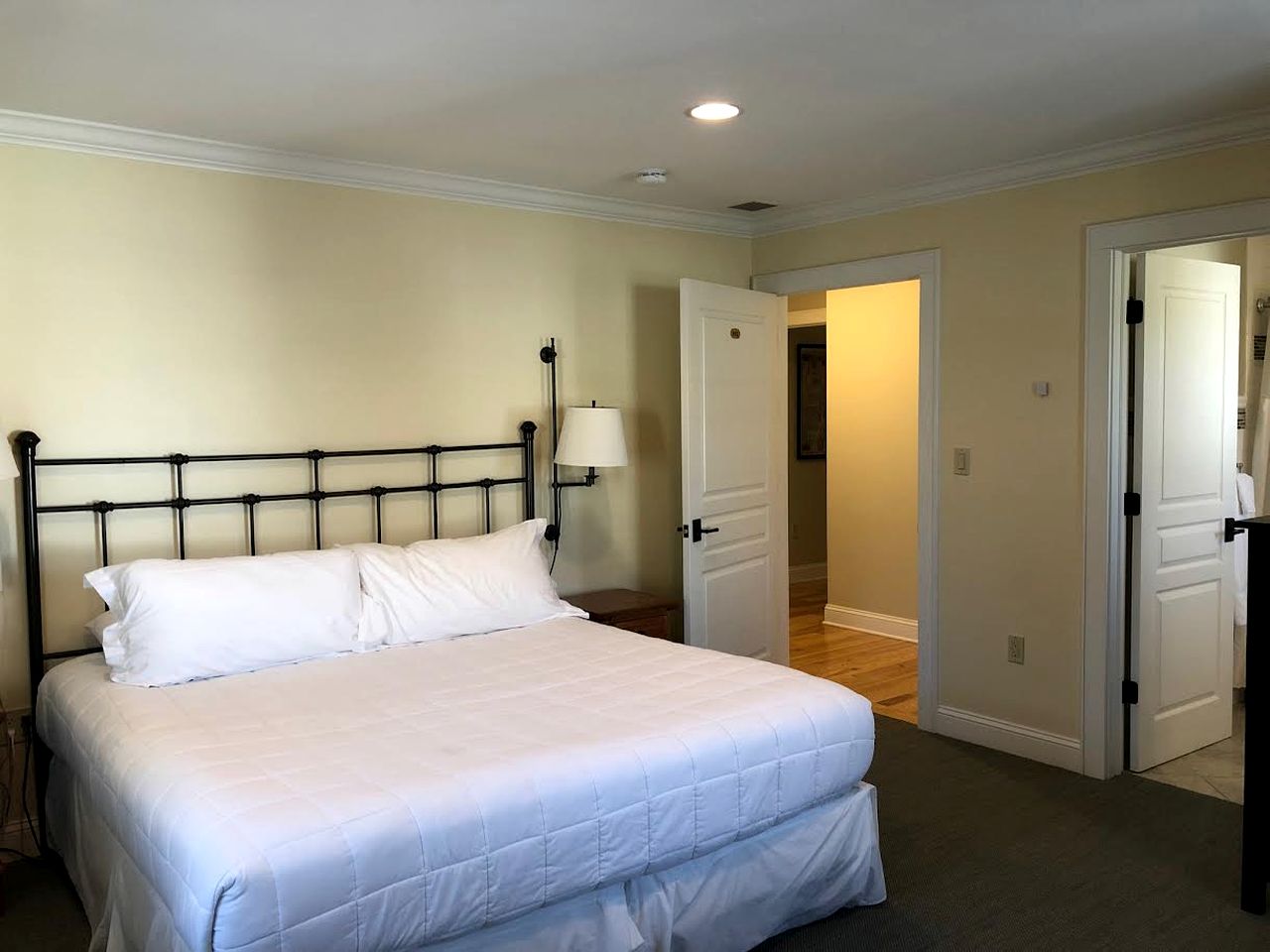 Four-Bedroom Luxury House Rental on Pontoosuc Lake in the Berkshires