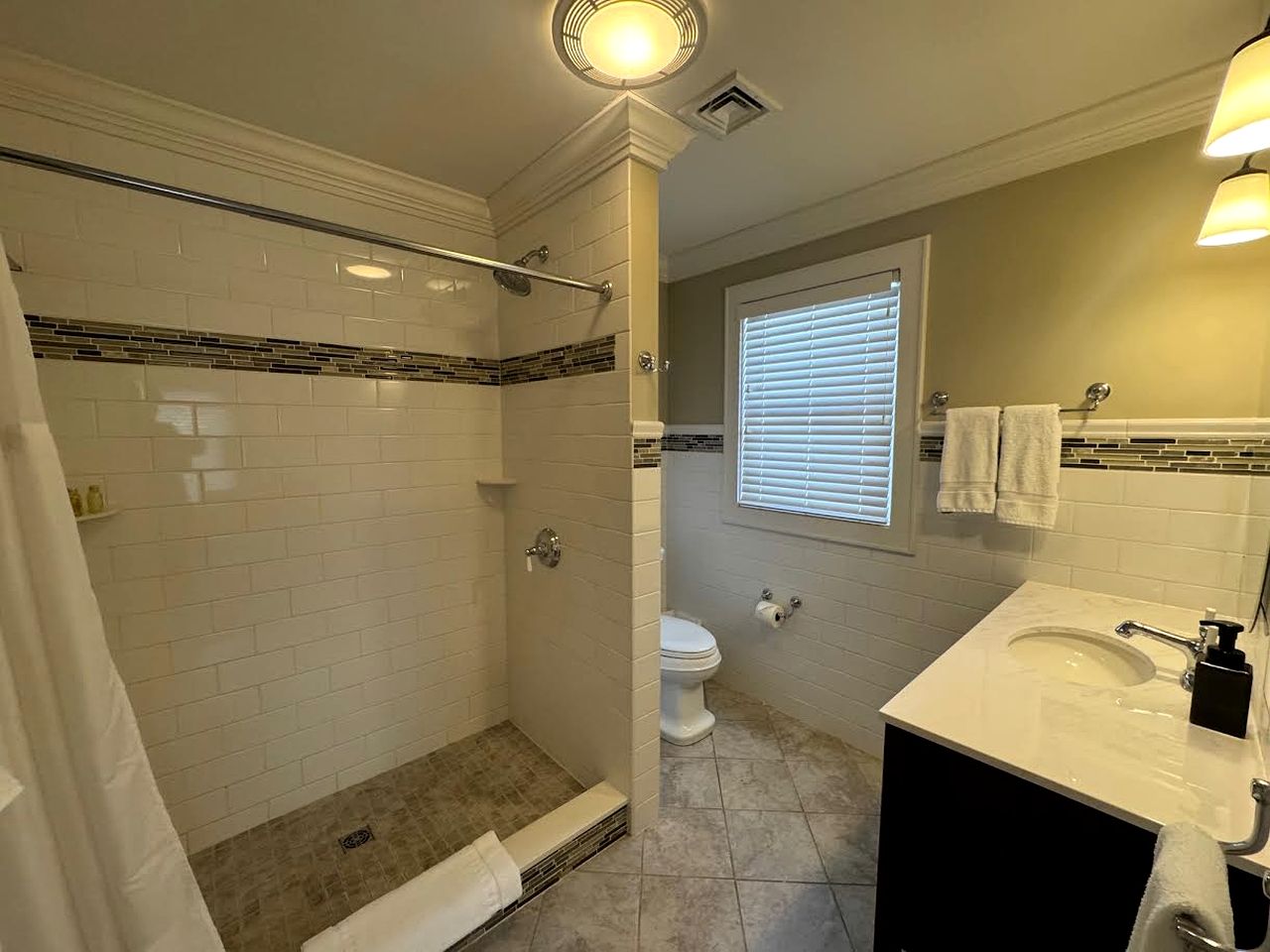 Four-Bedroom Luxury House Rental on Pontoosuc Lake in the Berkshires