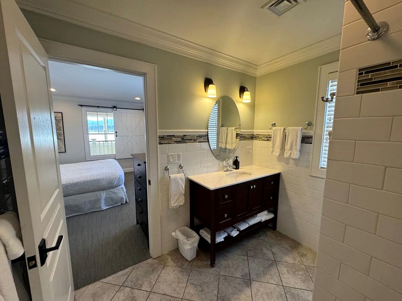 Four-Bedroom Luxury House Rental on Pontoosuc Lake in the Berkshires