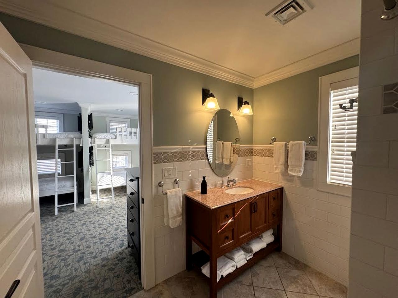 Four-Bedroom Luxury House Rental on Pontoosuc Lake in the Berkshires