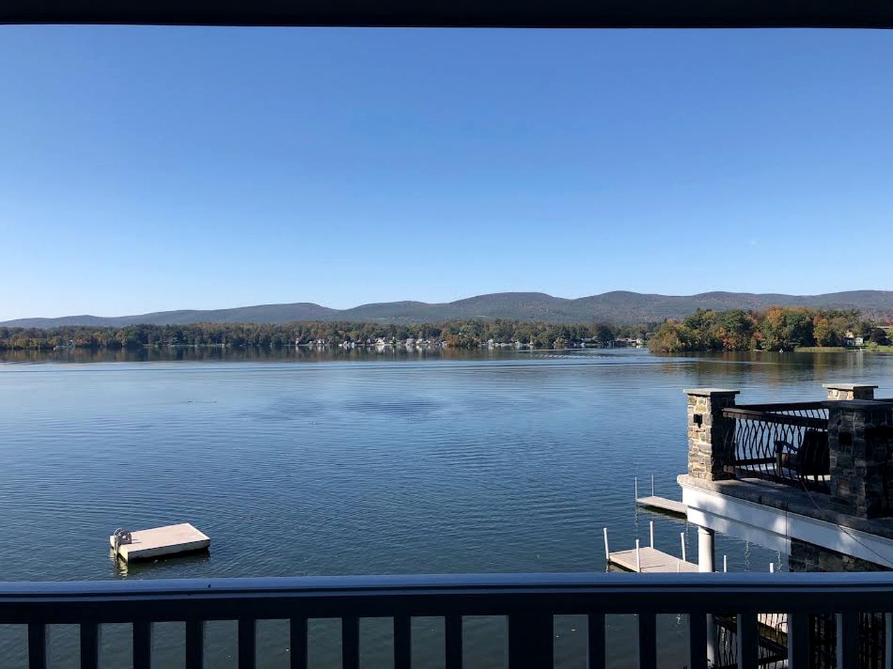 Four-Bedroom Luxury House Rental on Pontoosuc Lake in the Berkshires