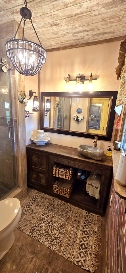 Gorgeous Container for a Romantic Getaway on a Ranch with Incredible Views in Gainesville, Missouri