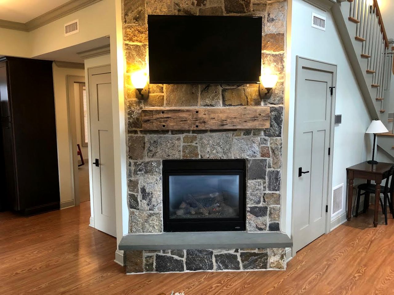 Beautiful Cottage Rental on Lakeside Property in The Berkshires, Massachusetts