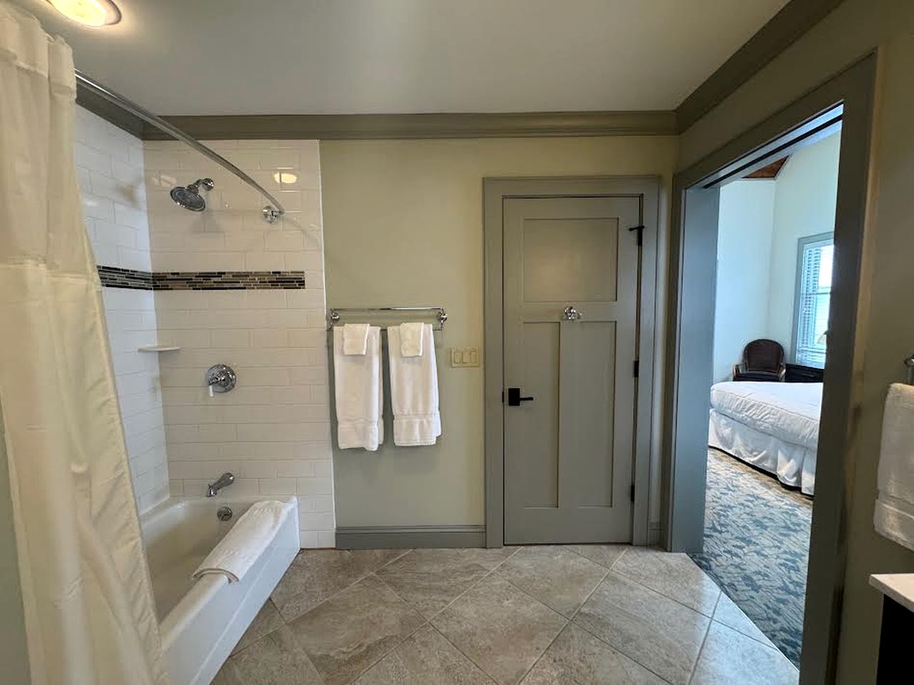 Beautiful Cottage Rental on Lakeside Property in The Berkshires, Massachusetts