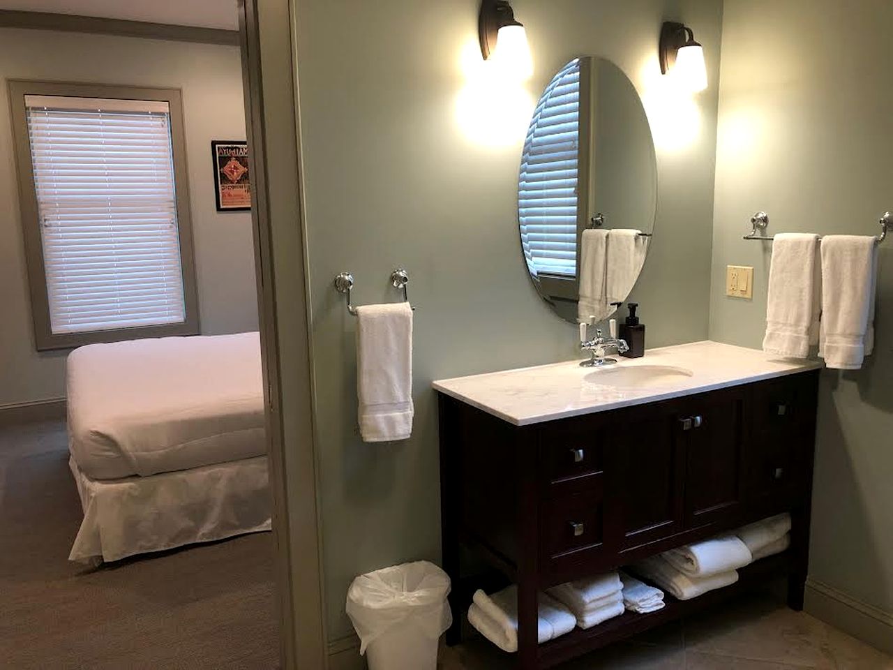 Beautiful Cottage Rental on Lakeside Property in The Berkshires, Massachusetts