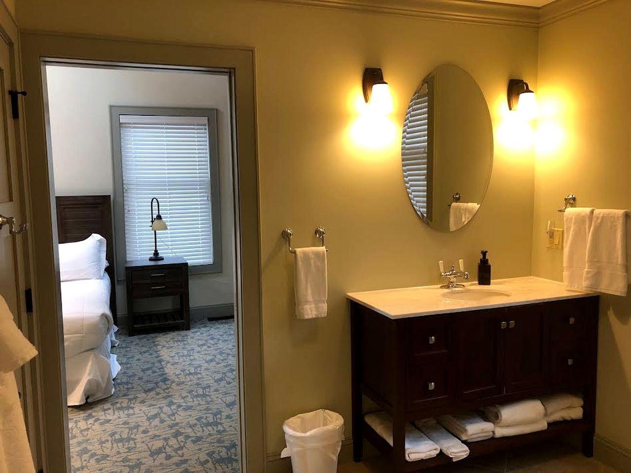 Beautiful Cottage Rental on Lakeside Property in The Berkshires, Massachusetts