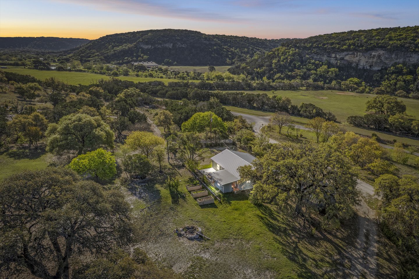 Charming Cottage, Perfectly Situated near Medina for Fun Outdoor Adventures in Texas Hill Country