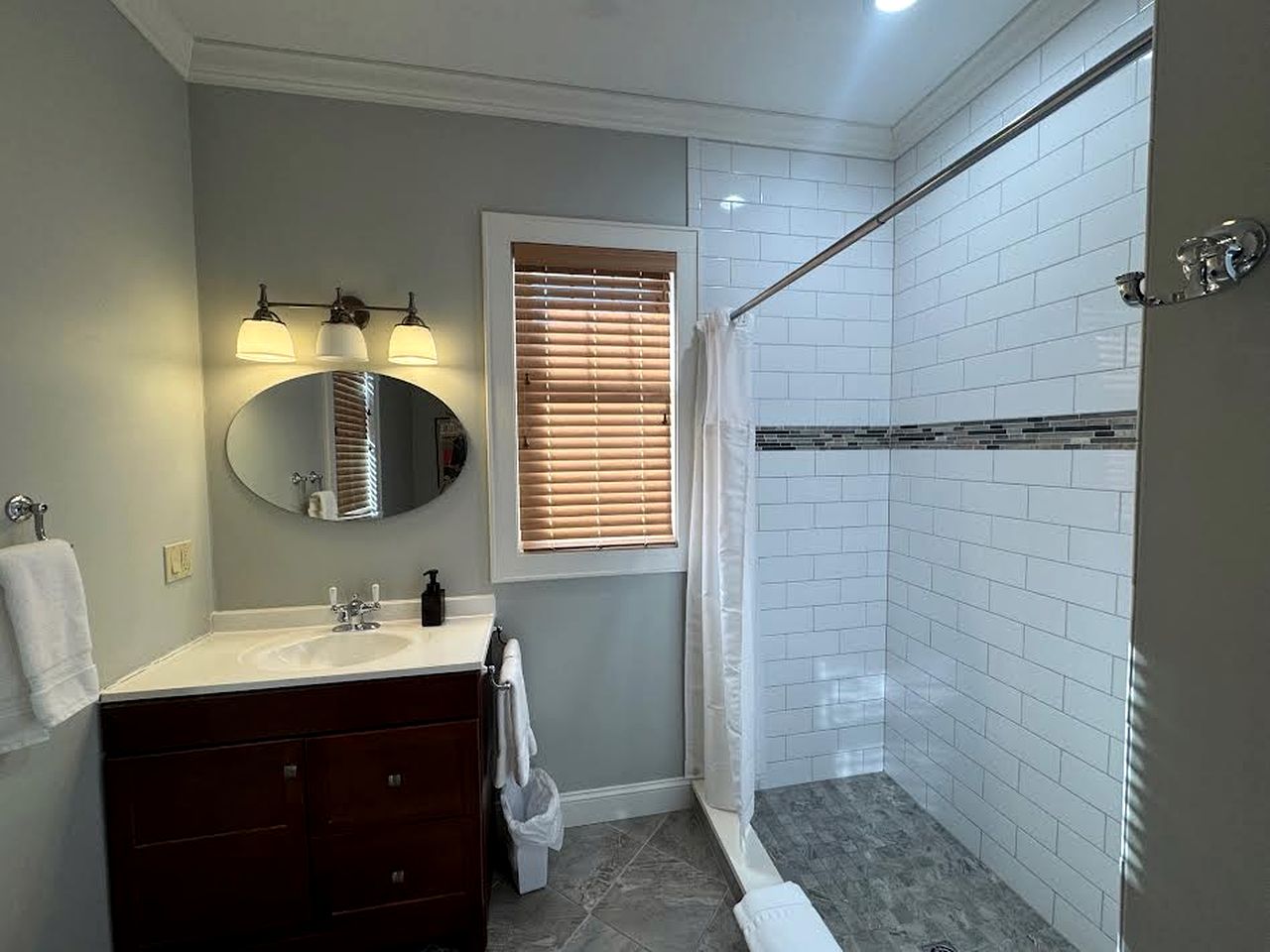 Spacious Guest Cottage Rental on Lake in The Berkshires, Massachusetts