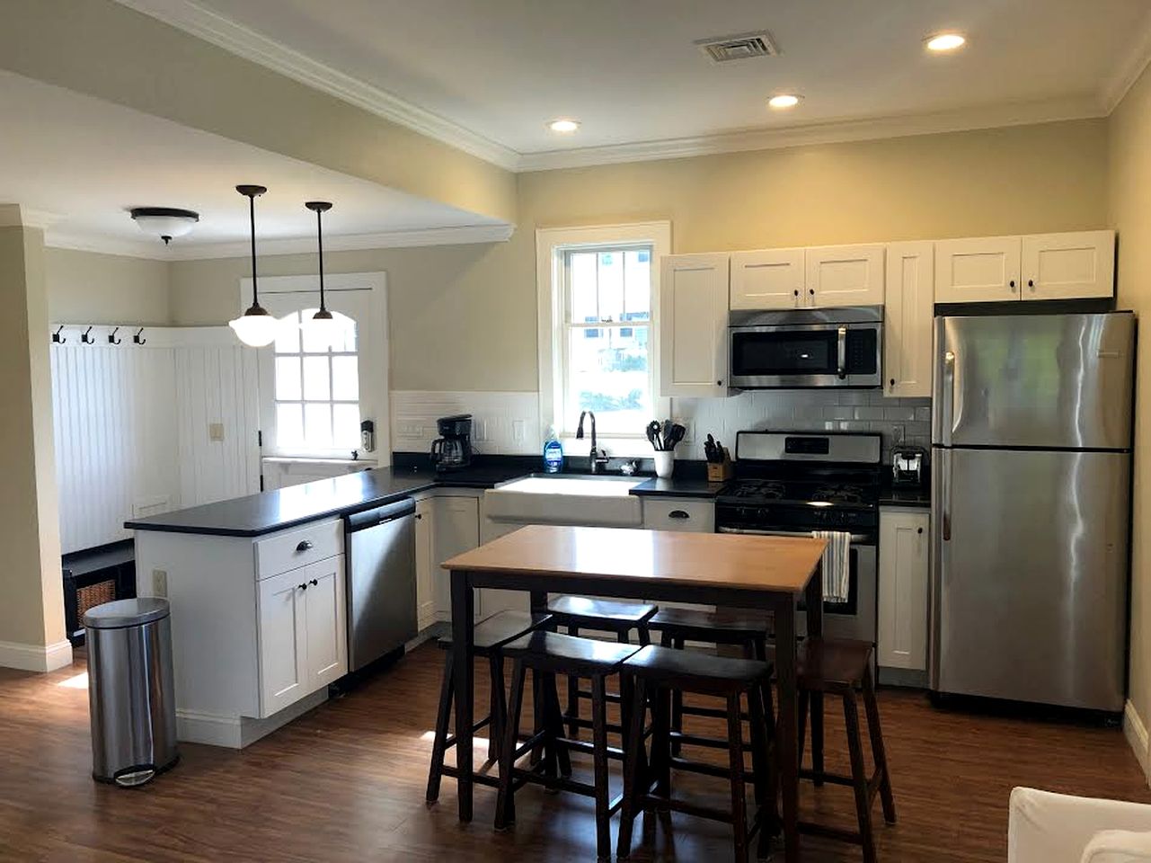 Spacious Guest Cottage Rental on Lake in The Berkshires, Massachusetts