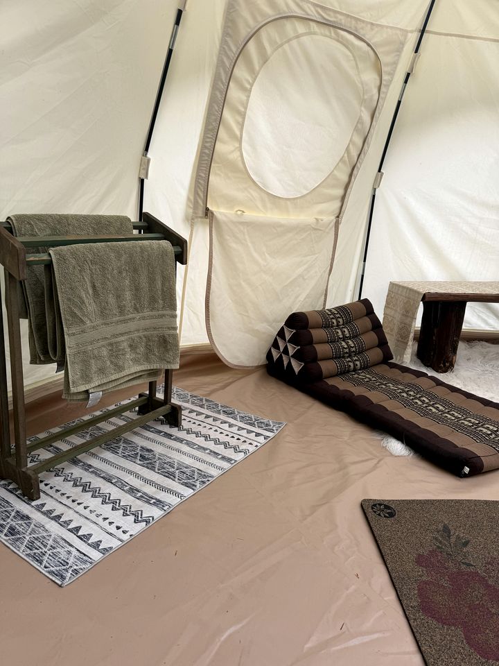 Beautiful Cozy Bell Tent with Direct Access to Mountain Bike Trails for an Amazing Couples Glamping Experience in Stowe, Vermont