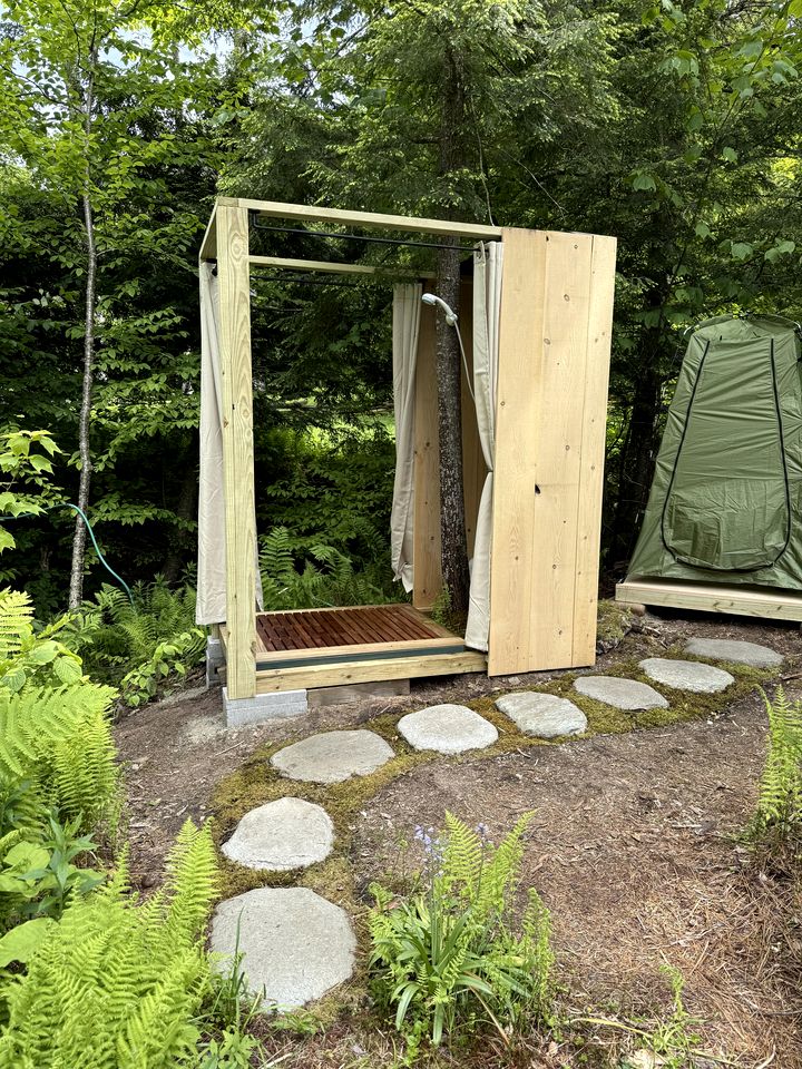 Beautiful Cozy Bell Tent with Direct Access to Mountain Bike Trails for an Amazing Couples Glamping Experience in Stowe, Vermont