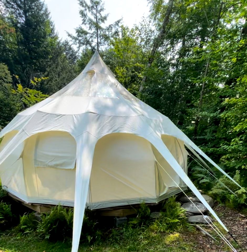 Beautiful Cozy Bell Tent with Direct Access to Mountain Bike Trails for an Amazing Couples Glamping Experience in Stowe, Vermont
