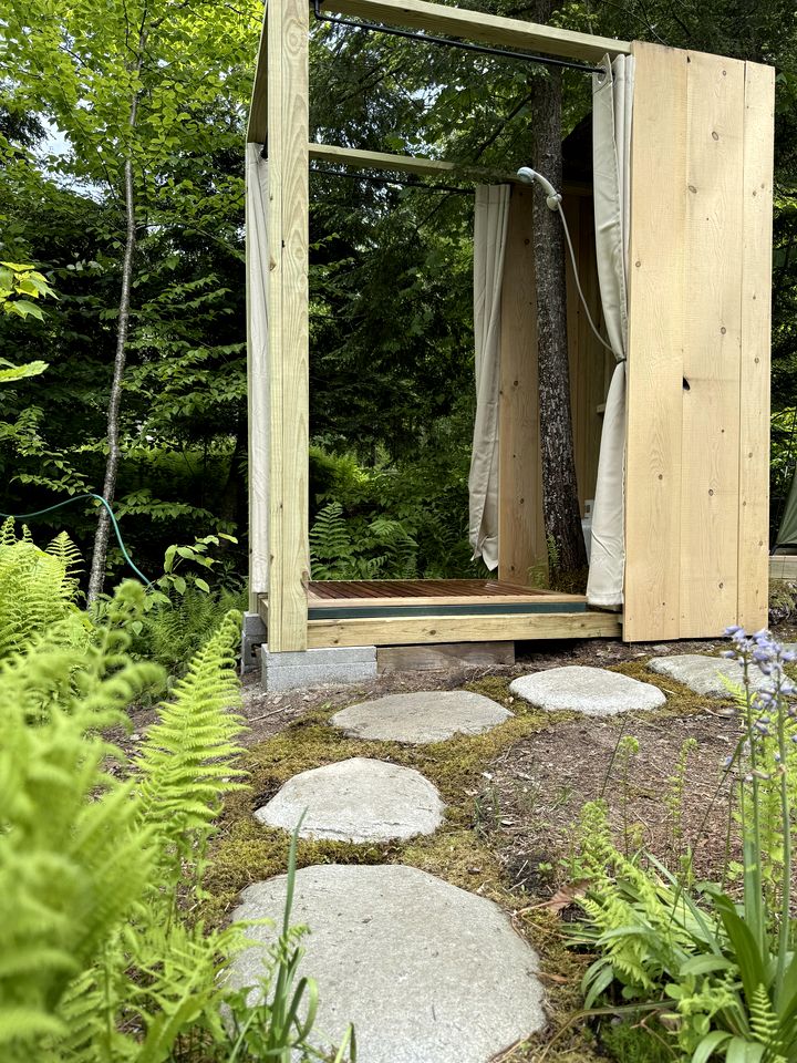 Beautiful Cozy Bell Tent with Direct Access to Mountain Bike Trails for an Amazing Couples Glamping Experience in Stowe, Vermont