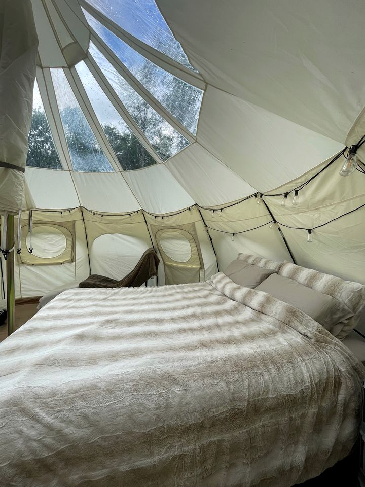 Beautiful Cozy Bell Tent with Direct Access to Mountain Bike Trails for an Amazing Couples Glamping Experience in Stowe, Vermont