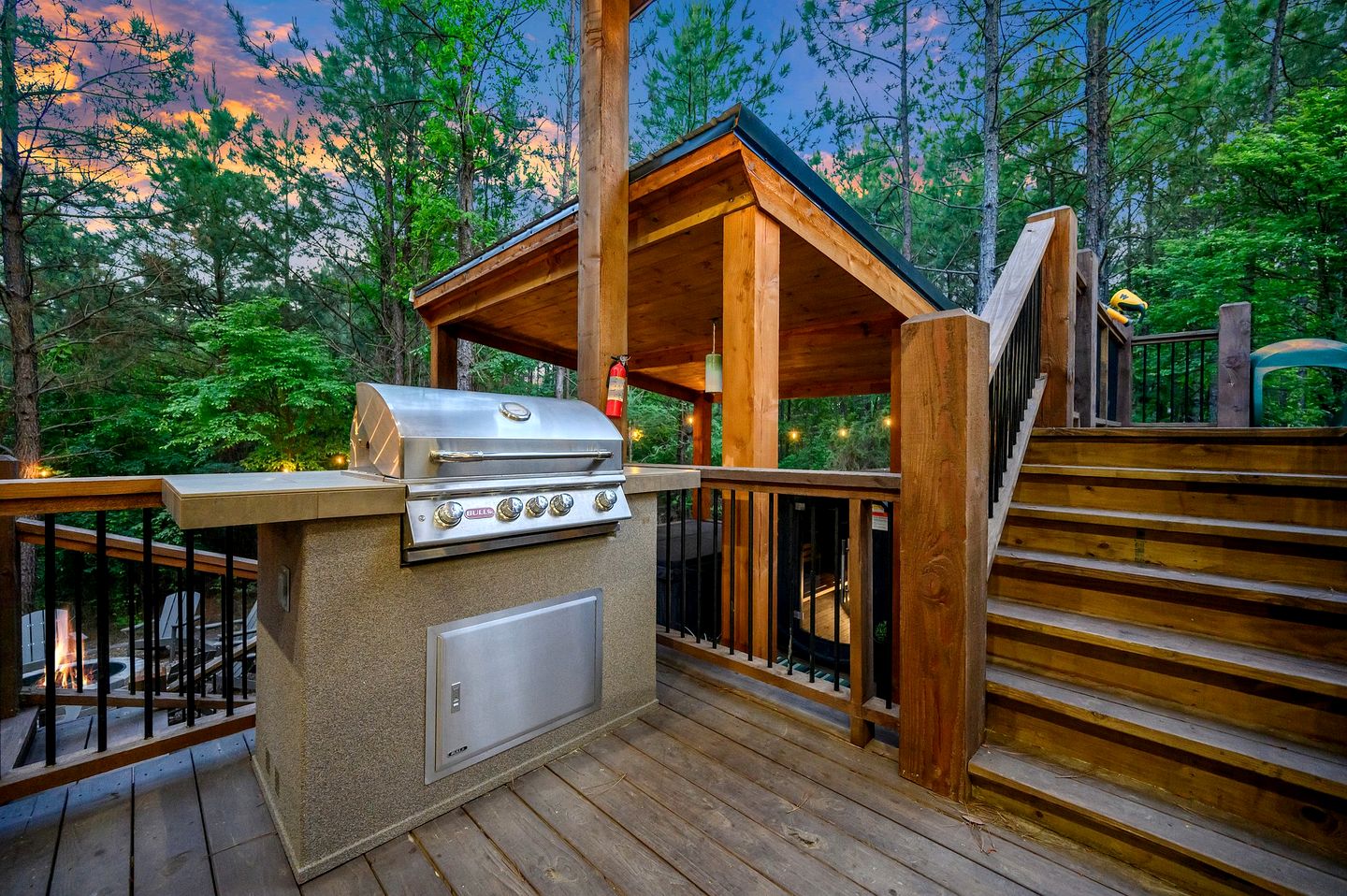 Luxurious Vacation Home with Two-Story Fireplace and Gourmet Kitchen near Broken Bow, Oklahoma