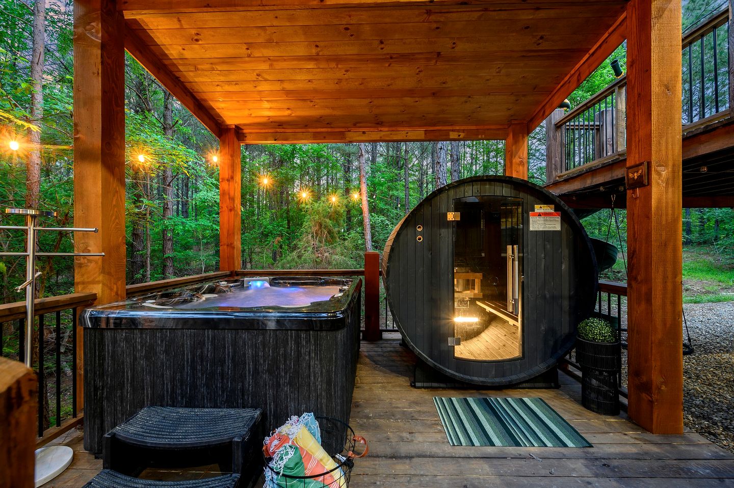 Luxurious Vacation Home with Two-Story Fireplace and Gourmet Kitchen near Broken Bow, Oklahoma