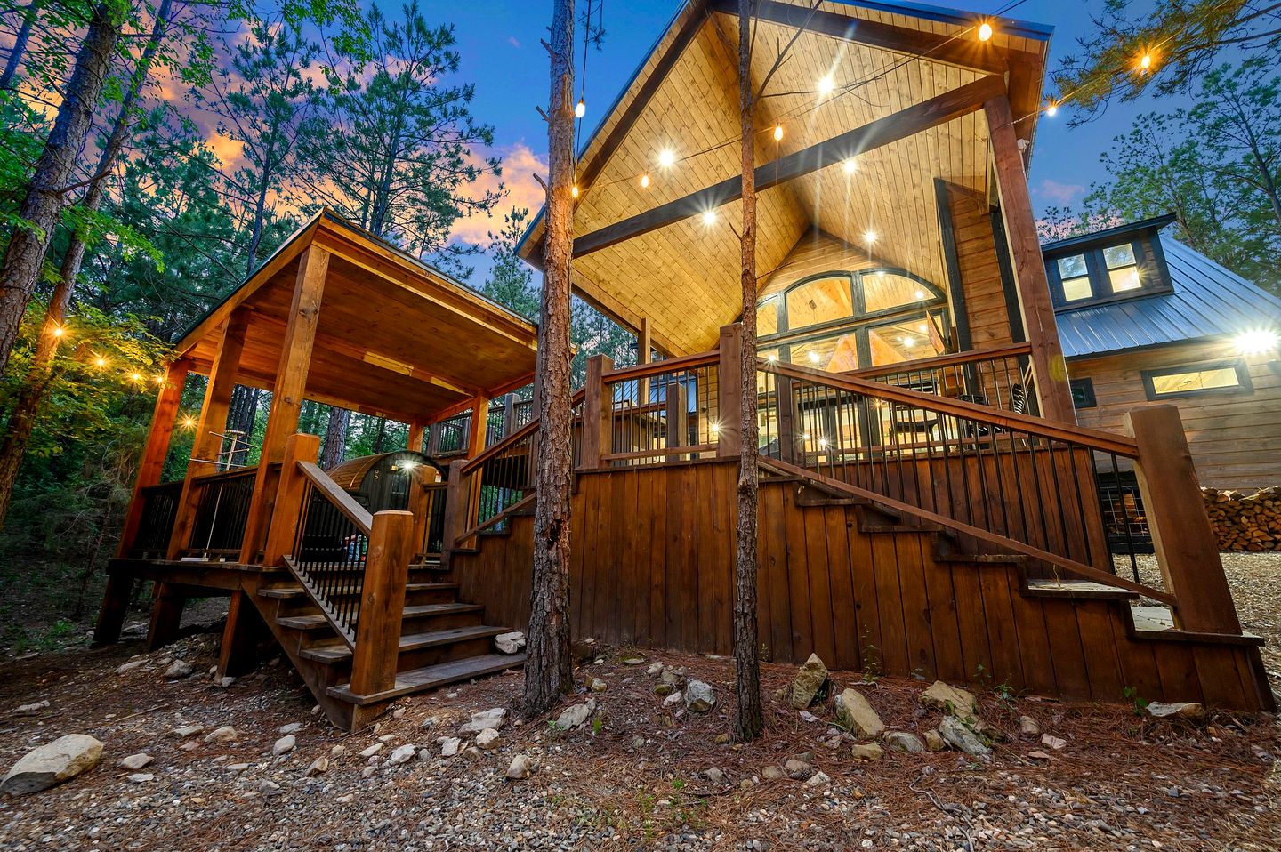 Luxurious Vacation Home with Two-Story Fireplace and Gourmet Kitchen near Broken Bow, Oklahoma