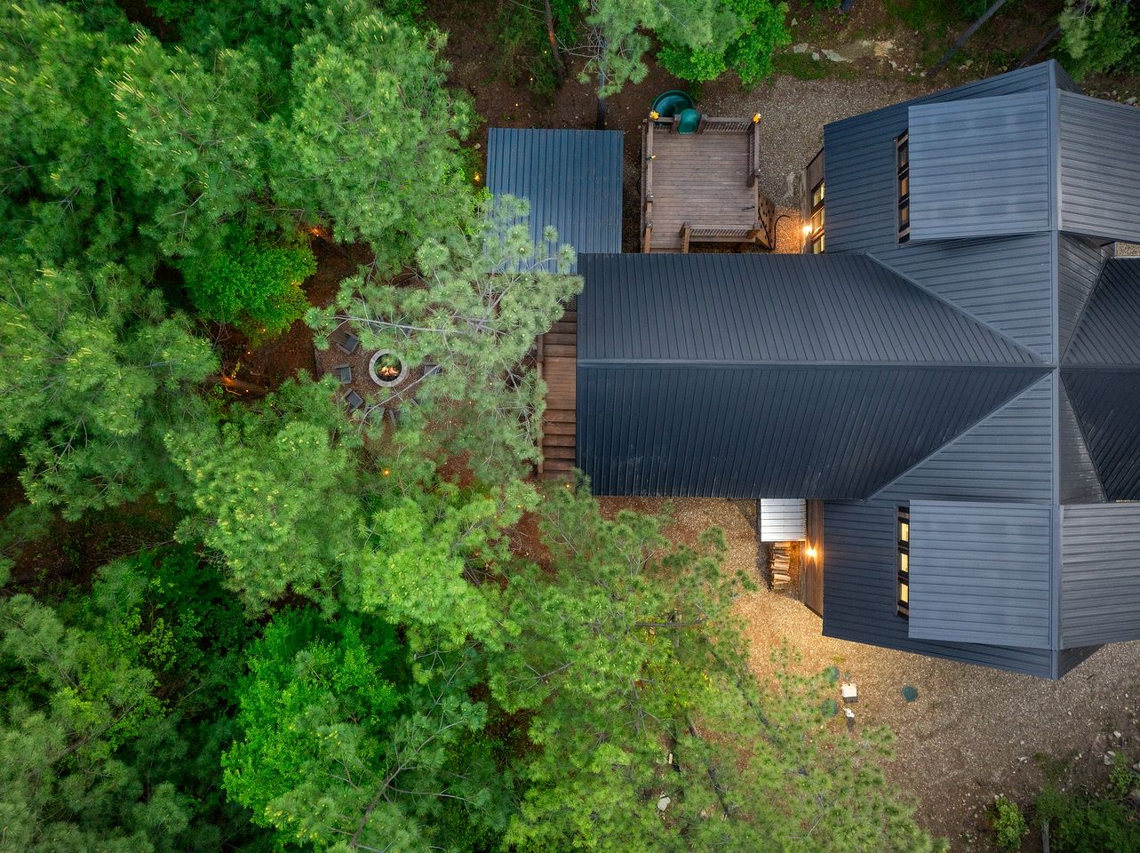 Luxurious Vacation Home with Two-Story Fireplace and Gourmet Kitchen near Broken Bow, Oklahoma