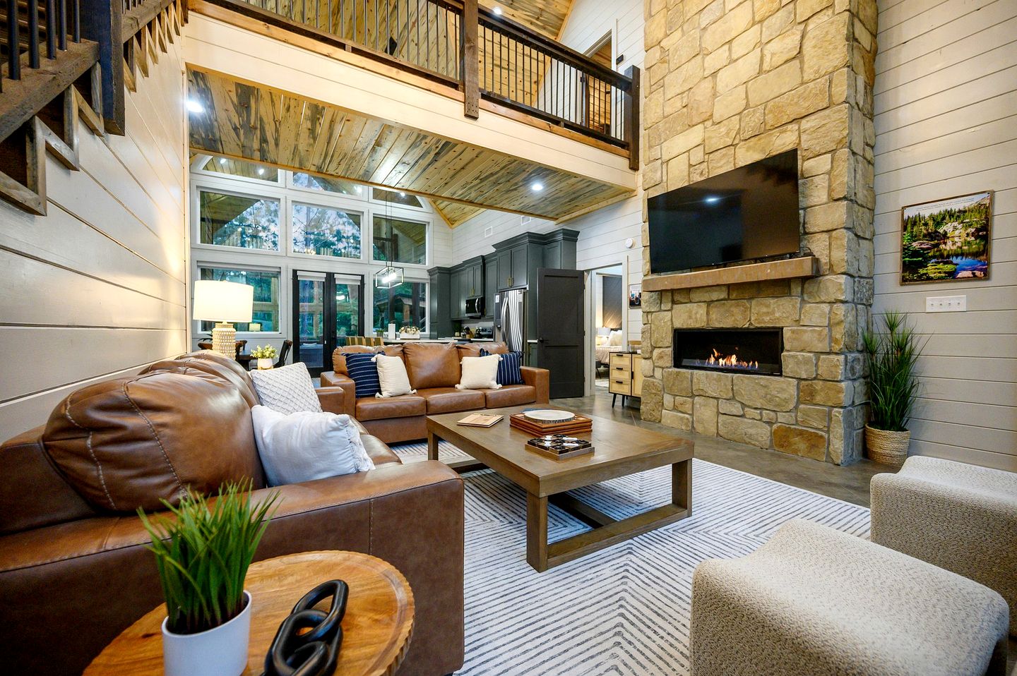 Luxurious Vacation Home with Two-Story Fireplace and Gourmet Kitchen near Broken Bow, Oklahoma