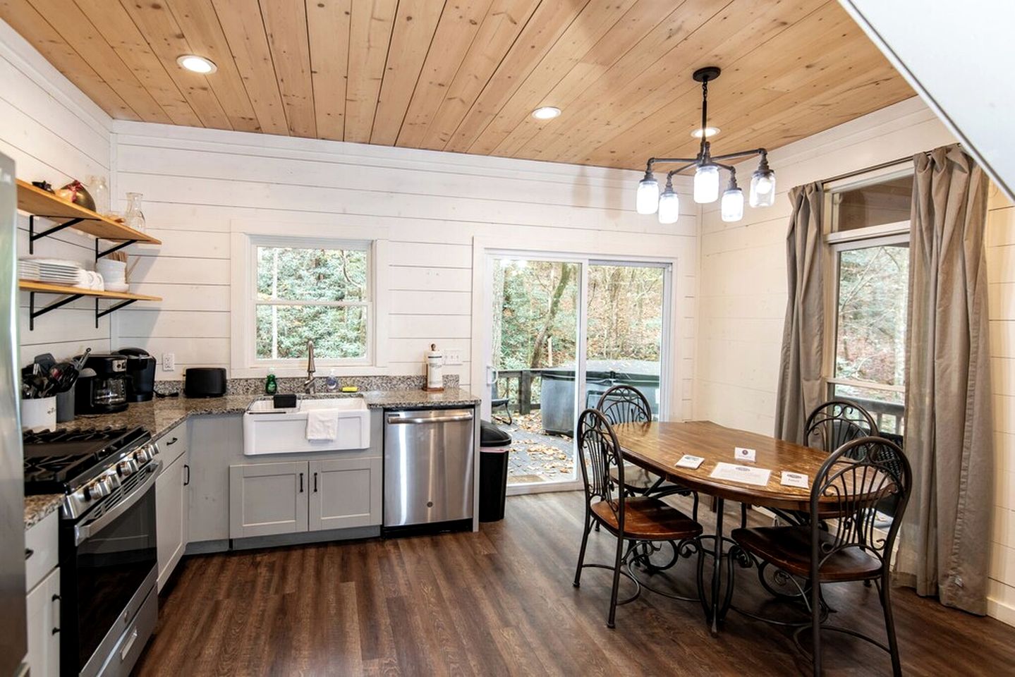 Secluded Cabin on Suches Creek and in the National Forest for a Relaxing Georgia Getaway