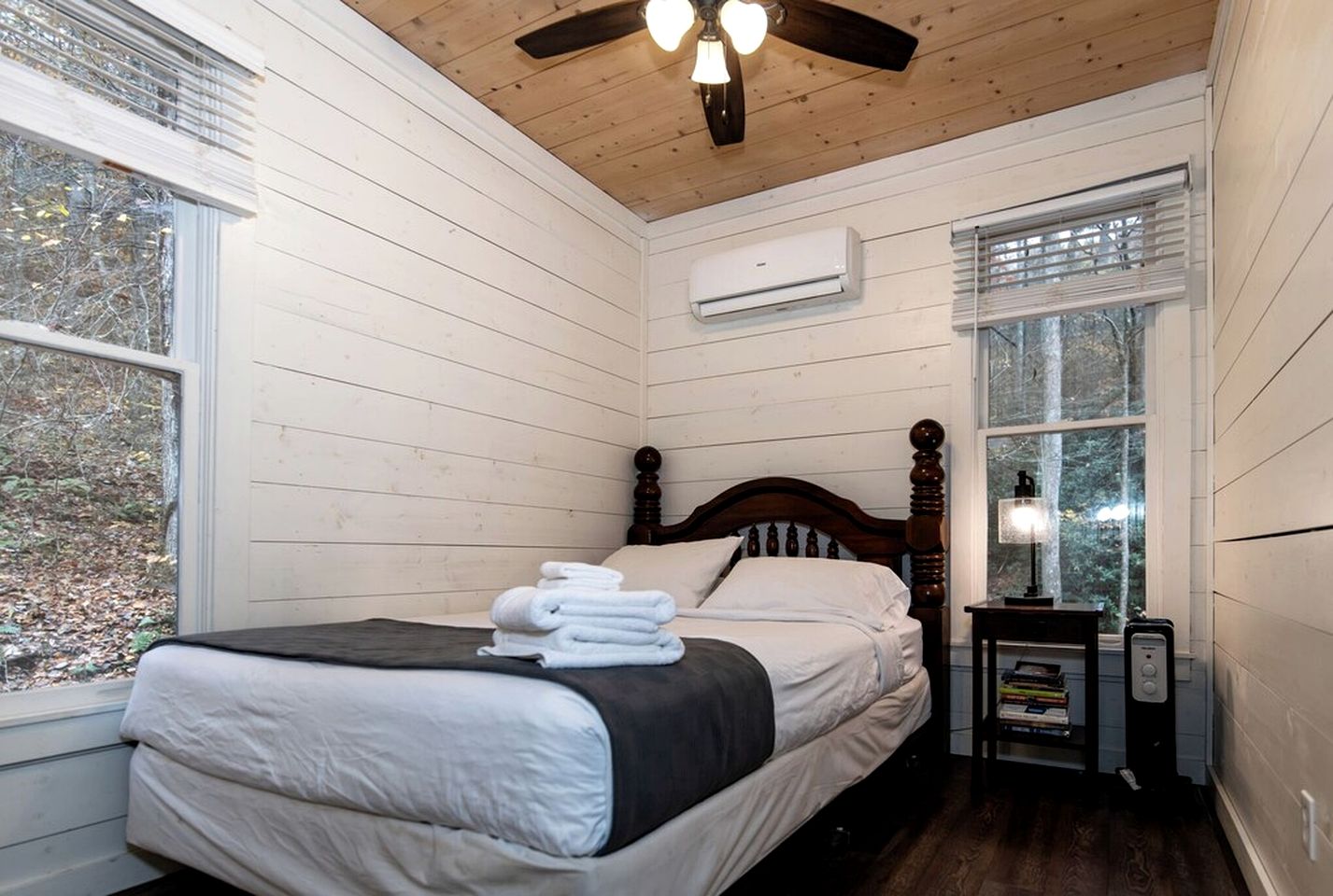 Secluded Cabin on Suches Creek and in the National Forest for a Relaxing Georgia Getaway