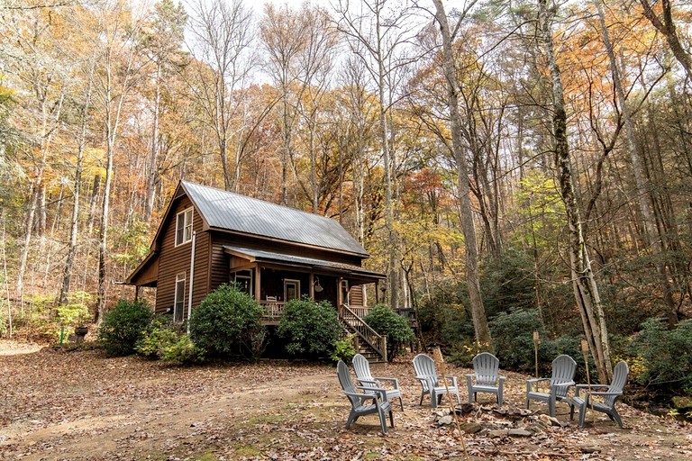 Secluded Cabin on Suches Creek and in the National Forest for a Relaxing Georgia Getaway