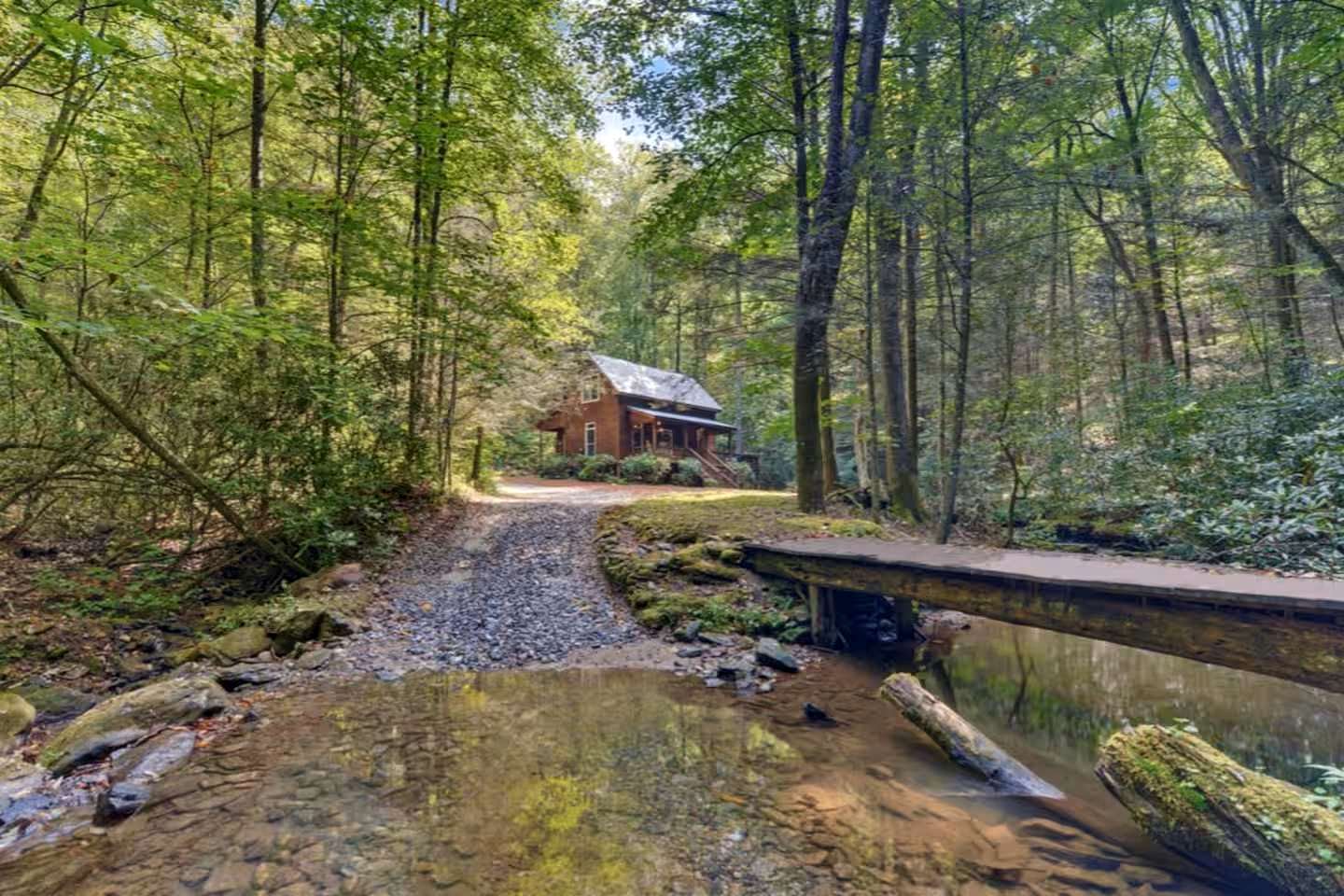 Secluded Cabin on Suches Creek and in the National Forest for a Relaxing Georgia Getaway