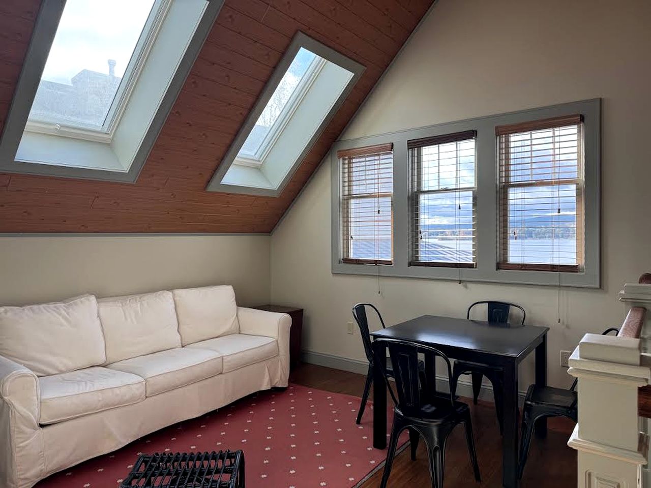 Impressive Family-Friendly Lake Cottage in The Berkshires, Massachusetts