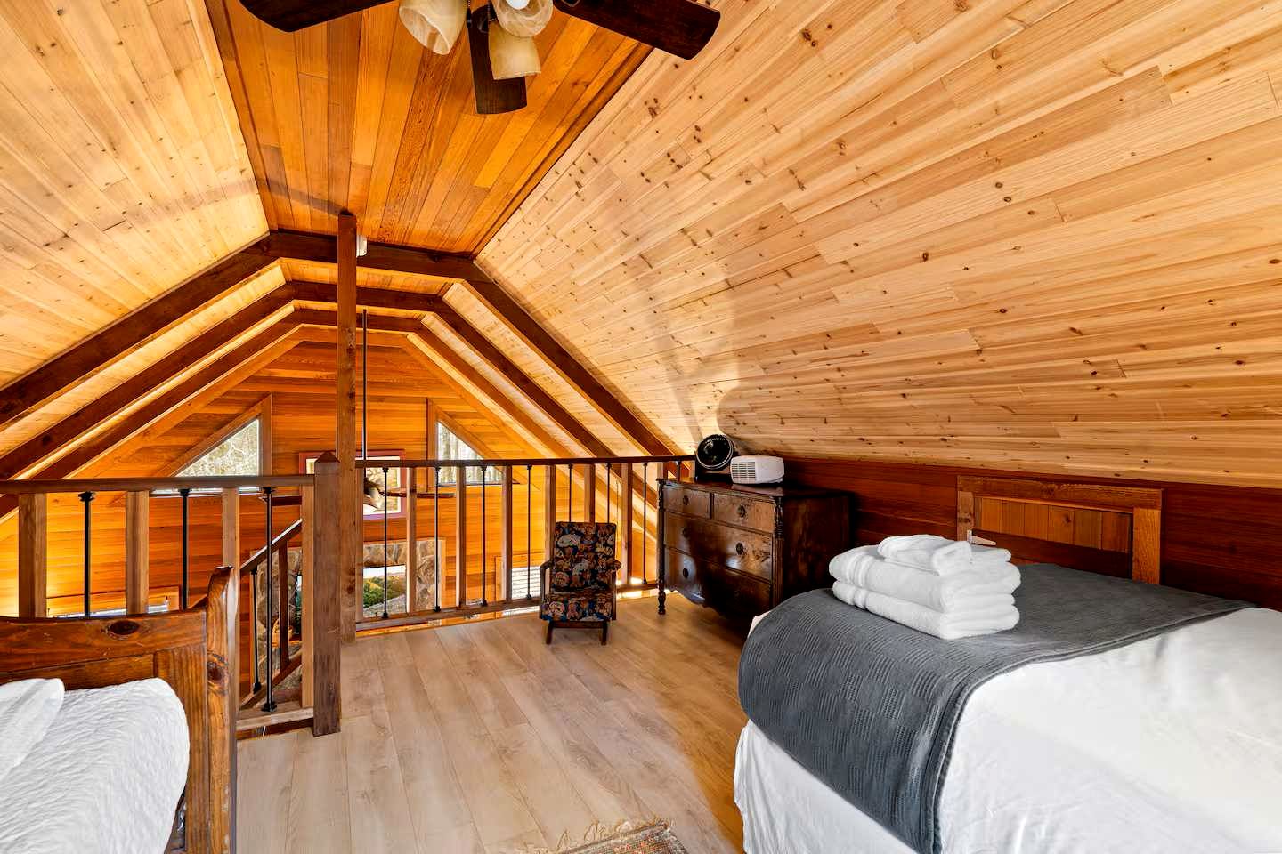 Charming Cabin Nestled in the Forest near the Toccoa River in Suches, Georgia