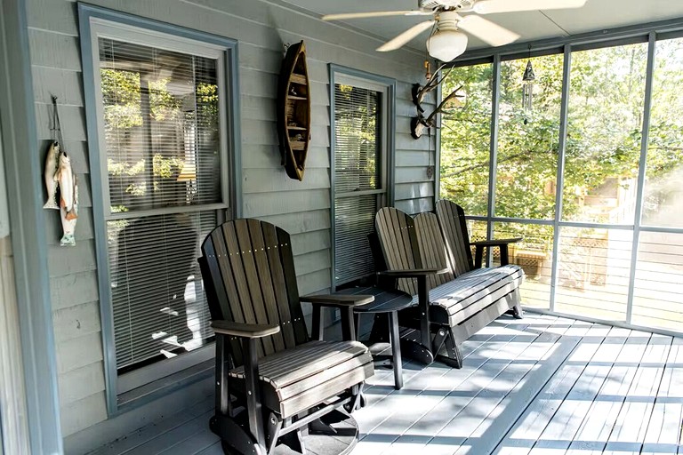 Modern Cabin with Gorgeous Porch with Stunning Views in Suches, Georgia