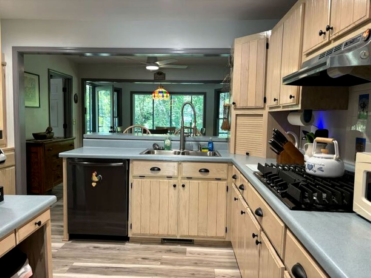 Modern Cabin with Gorgeous Porch with Stunning Views in Suches, Georgia