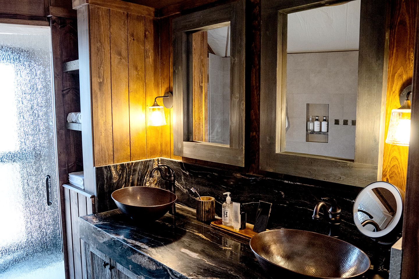 Luxurious Safari Tent with Breathtaking Mountain Views for an Unforgettable Glamping Experience near Waynesville, North Carolina